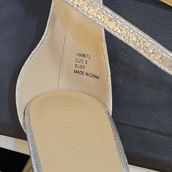 CHARLOTTE RUSSE POINTED TOE ADJUSTABLE BUCKLE ANKLE STRAP BLOCK HEEL SANDAL - Picture 10 of 13